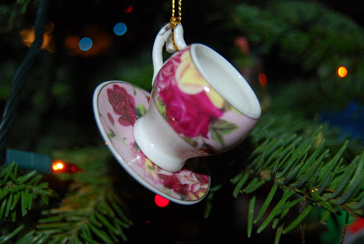 Read more about the article Day 7: Tea Time ornament
