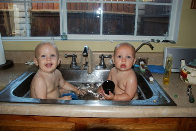 You are currently viewing Rub-A-Dub two cuties in the tub