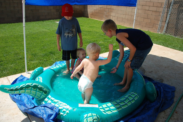 You are currently viewing POOL TIME