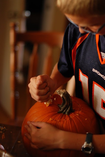 You are currently viewing Carving Pumpkins