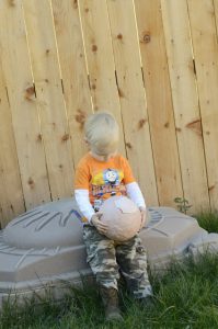 Read more about the article A BIG HUGE RAAAAAR EGG for Luke Samuel