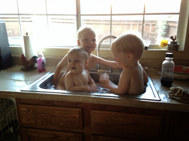 You are currently viewing Rub a dub three boys in a tub